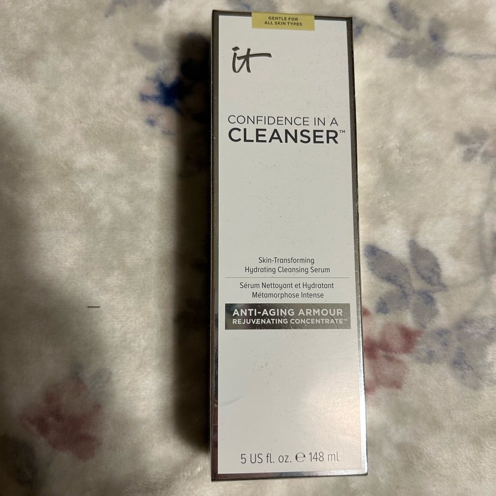IT cosmetics Confidence In A Cleanser
